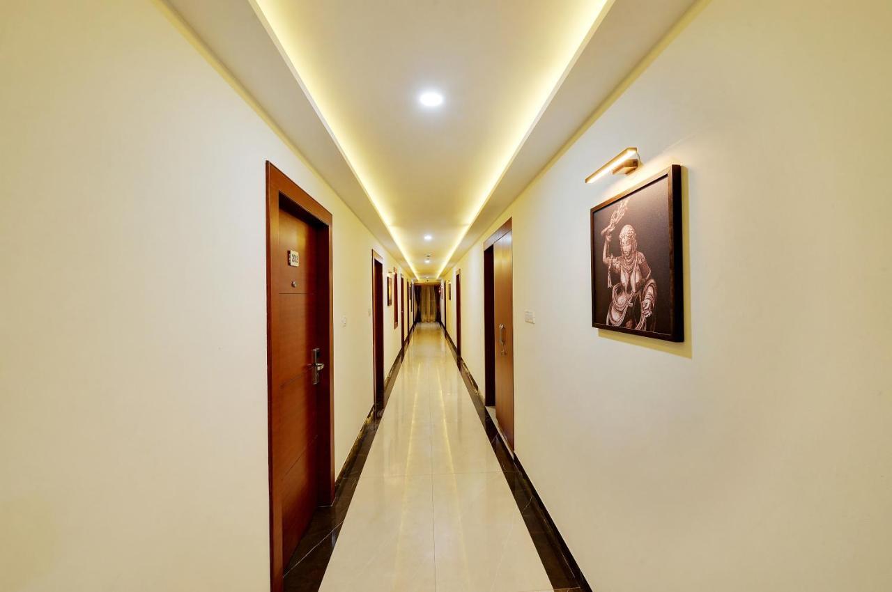 Hotel La Sara Gateway Kammasandra Exterior foto